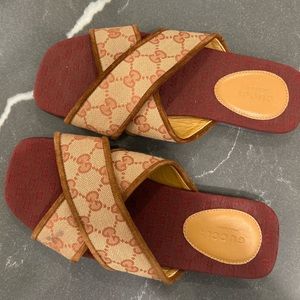 Gucci NWT sandals